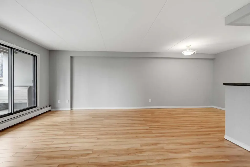 735 12 Avenue SW Calgary AB T2R 1J7