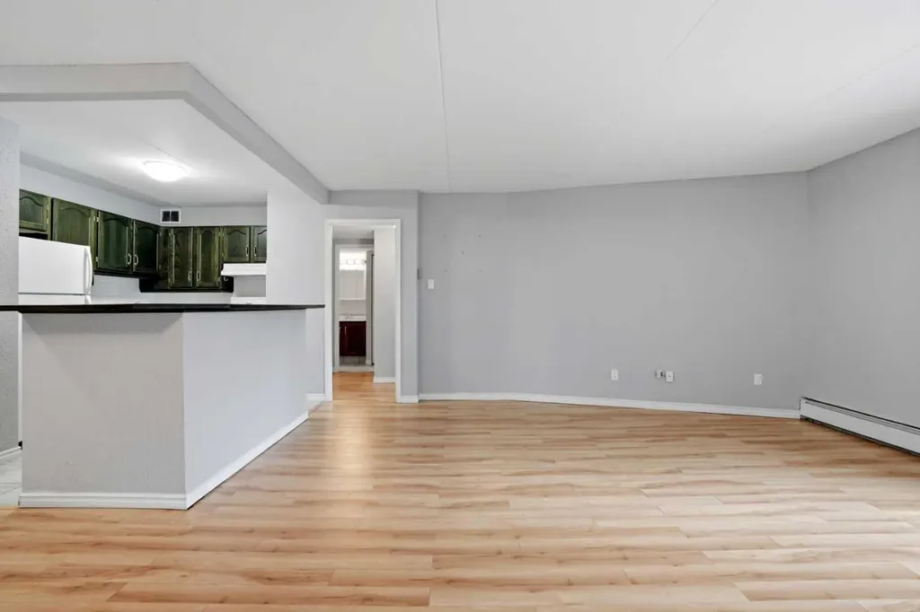 735 12 Avenue SW Calgary AB T2R 1J7