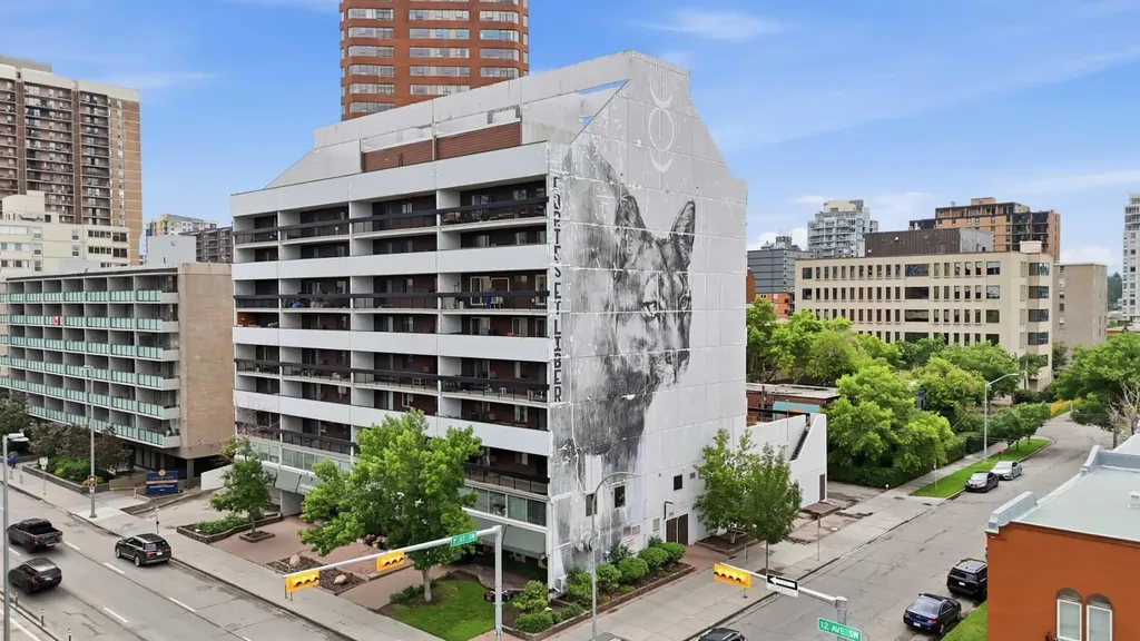 735 12 Avenue SW Calgary AB T2R 1J7