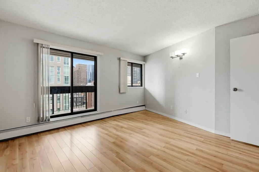735 12 Avenue SW Calgary AB T2R 1J7