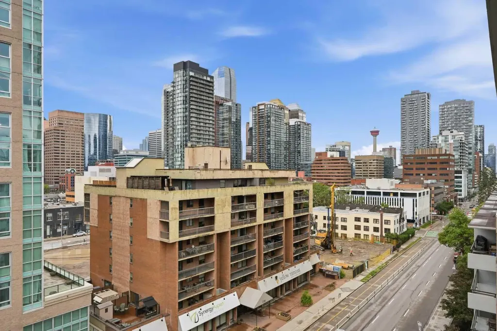 735 12 Avenue SW Calgary AB T2R 1J7