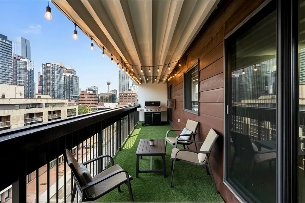735 12 Avenue SW Calgary AB T2R 1J7