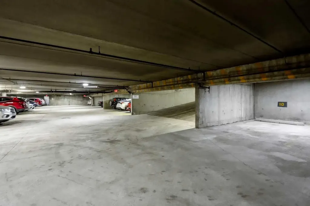 735 12 Avenue SW Calgary AB T2R 1J7