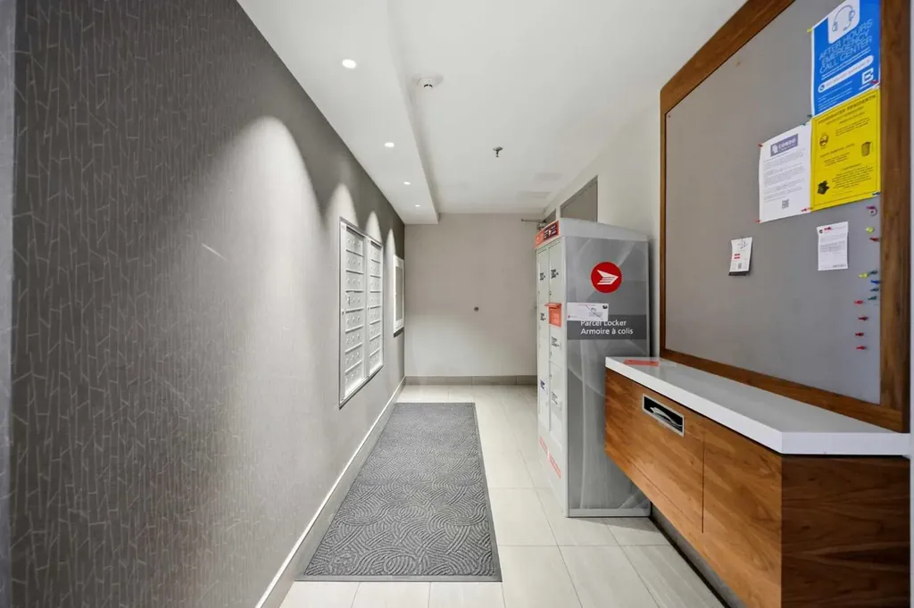 735 12 Avenue SW Calgary AB T2R 1J7