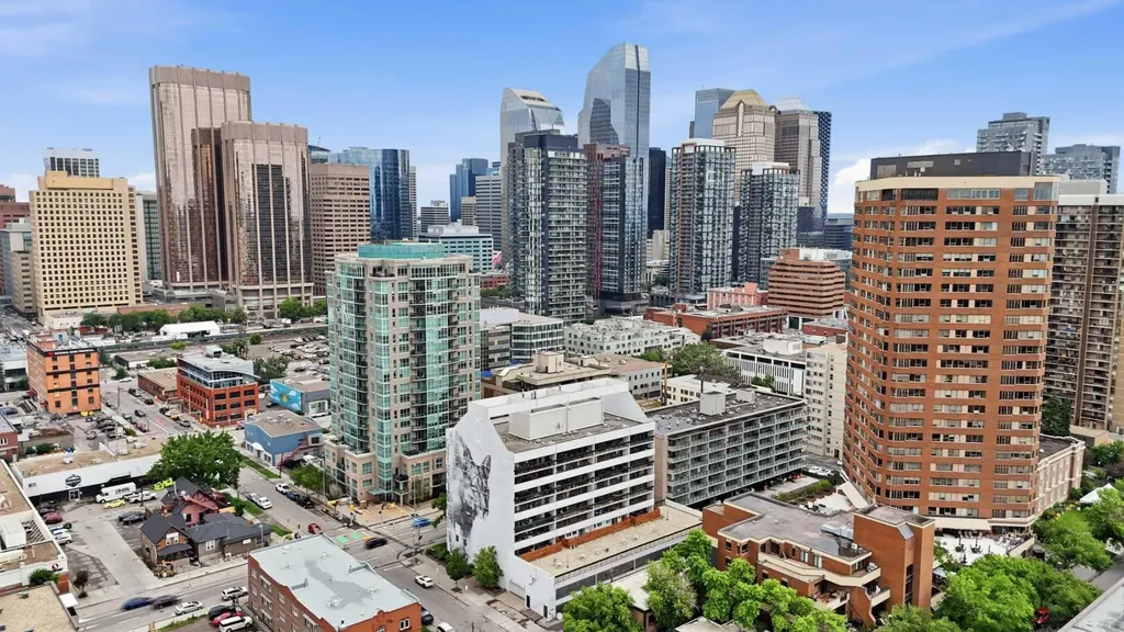 735 12 Avenue SW Calgary AB T2R 1J7