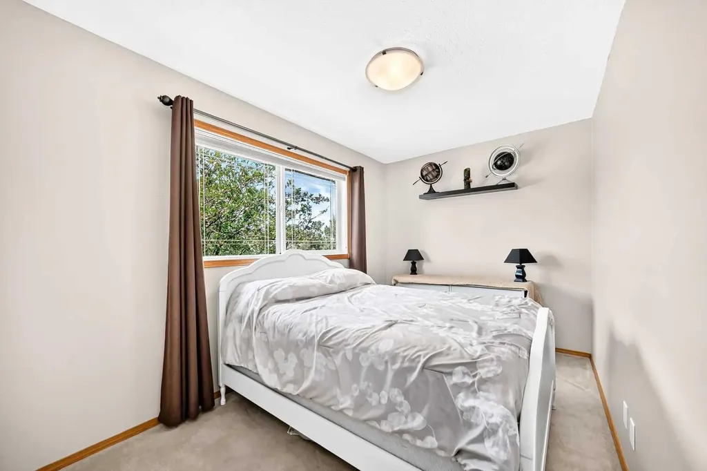 4 Strathford Place Strathmore AB T1P 1S4