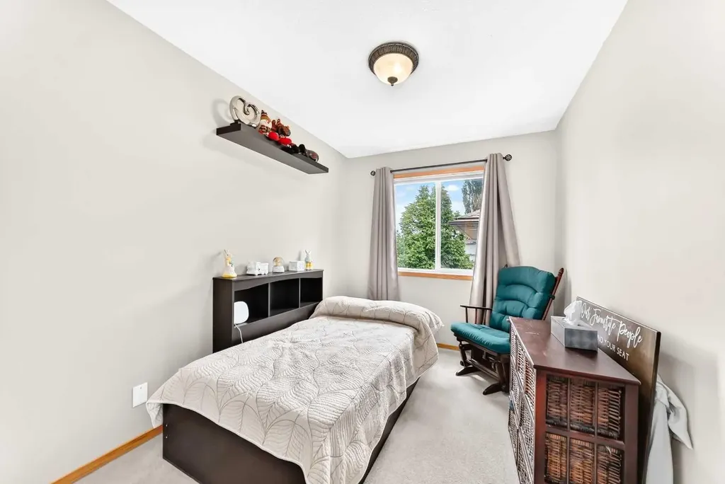 4 Strathford Place Strathmore AB T1P 1S4