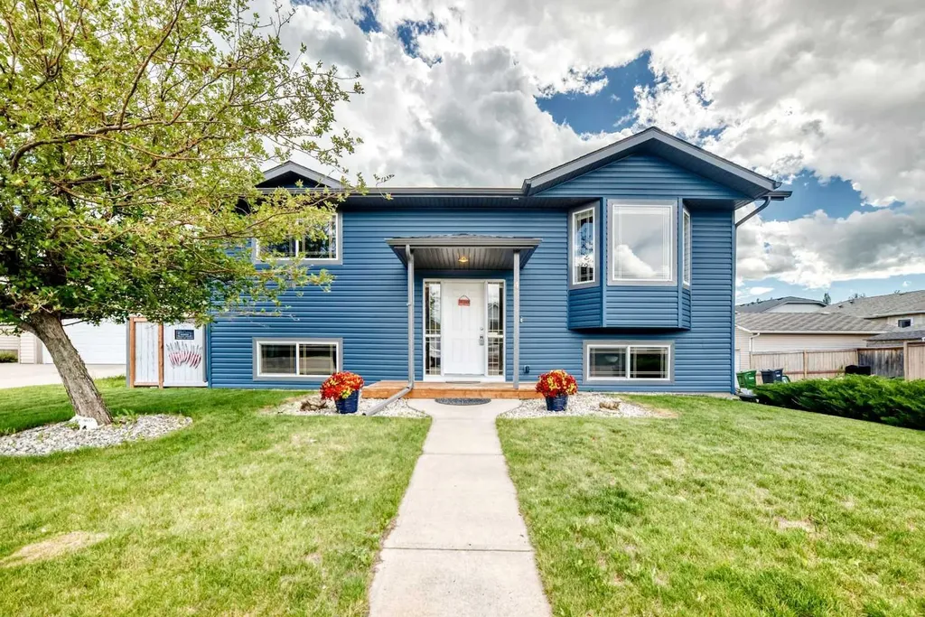 4 Strathford Place Strathmore AB T1P 1S4