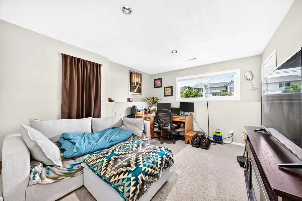 4 Strathford Place Strathmore AB T1P 1S4