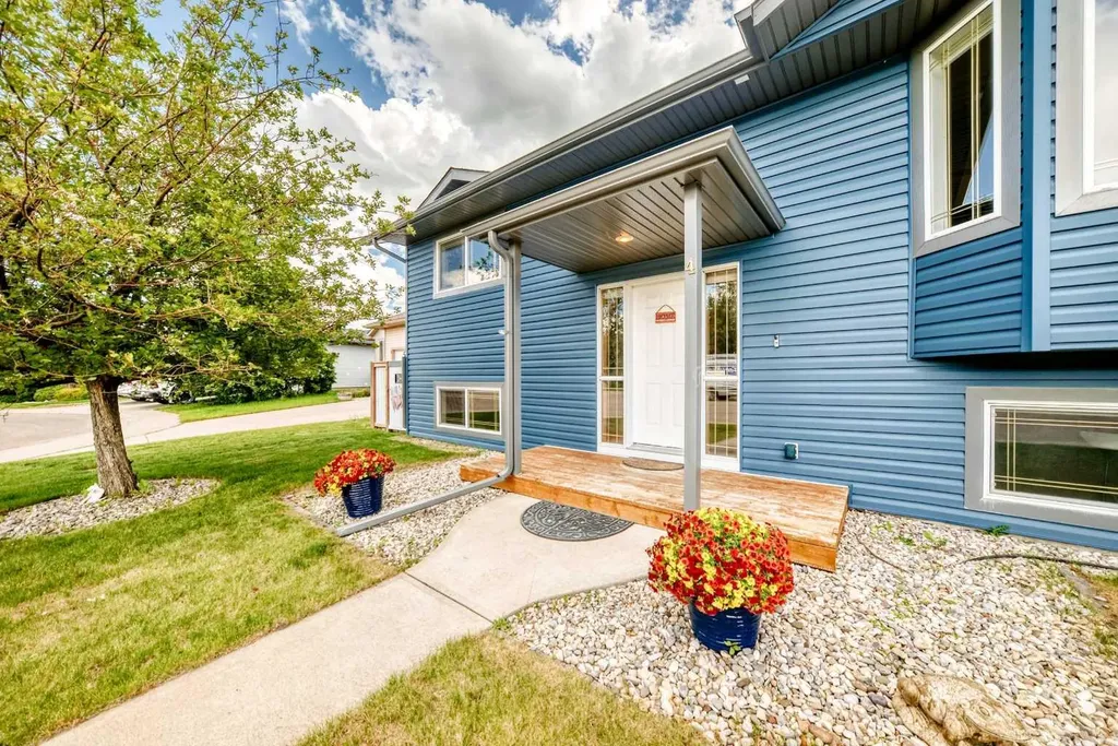 4 Strathford Place Strathmore AB T1P 1S4