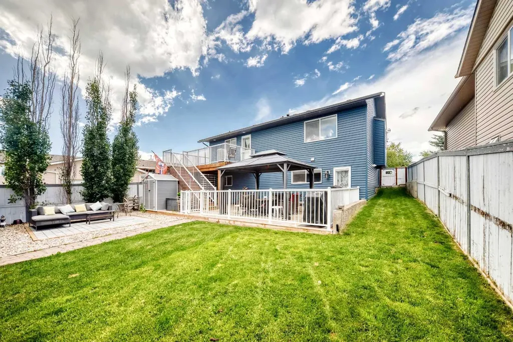 4 Strathford Place Strathmore AB T1P 1S4