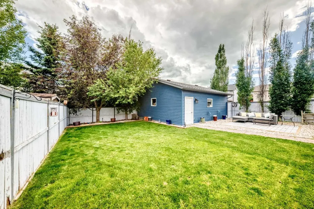 4 Strathford Place Strathmore AB T1P 1S4