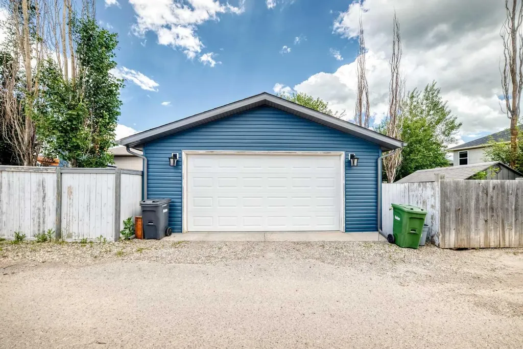 4 Strathford Place Strathmore AB T1P 1S4