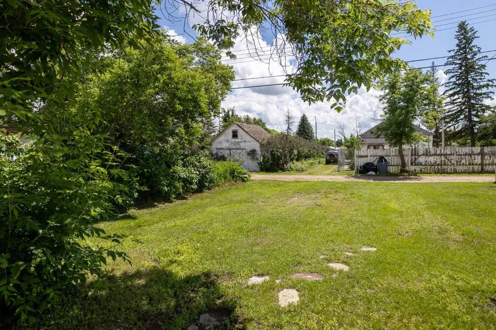 4915 49 Street Hardisty AB T0B 1V0