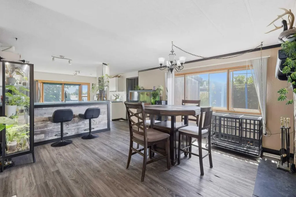 27 Hearthstone Drive Lacombe AB T4L 1R2