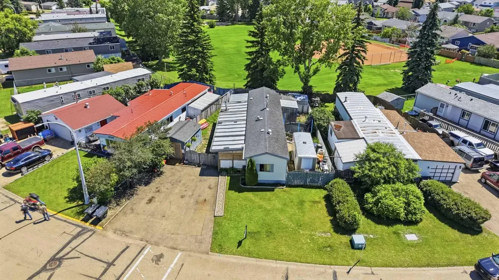 27 Hearthstone Drive Lacombe AB T4L 1R2