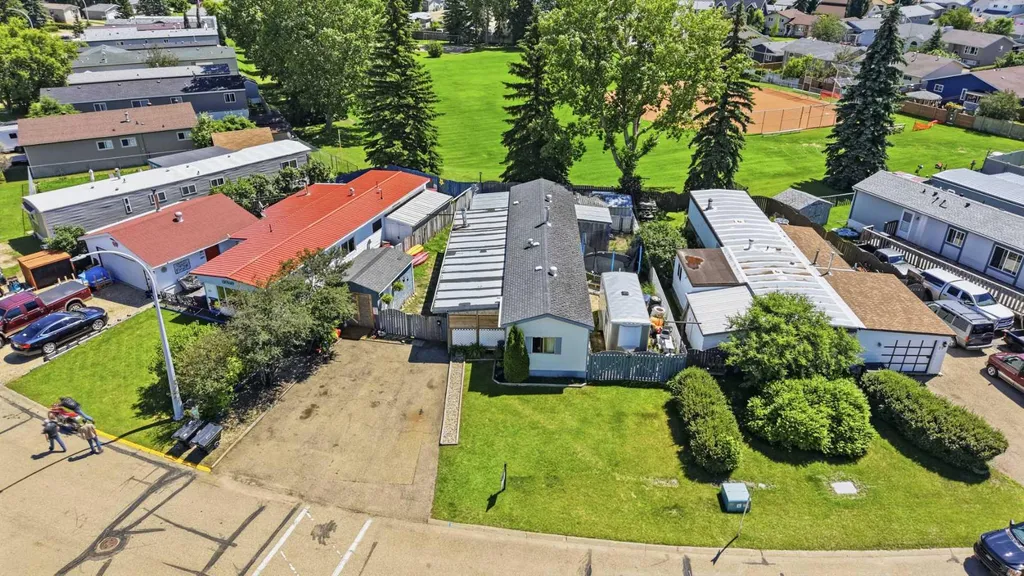27 Hearthstone Drive Lacombe AB T4L 1R2