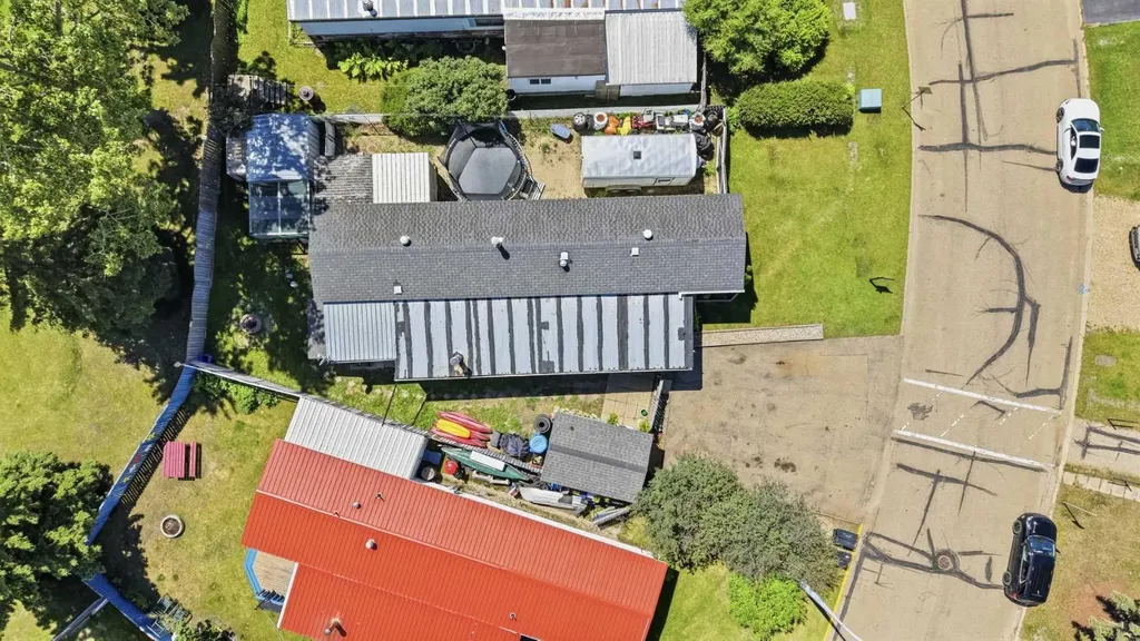 27 Hearthstone Drive Lacombe AB T4L 1R2