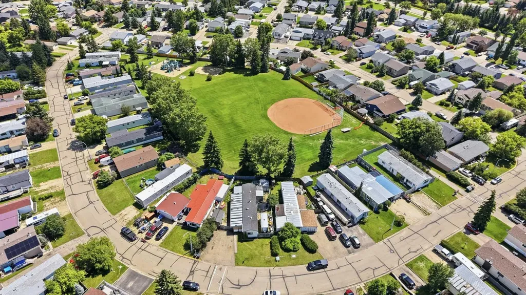 27 Hearthstone Drive Lacombe AB T4L 1R2