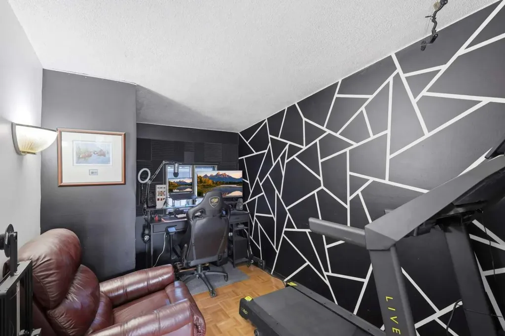 27 Hearthstone Drive Lacombe AB T4L 1R2