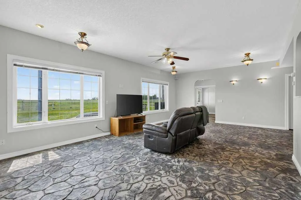 270127 Glenmore Trail Rural Rocky View County AB T0J1X0