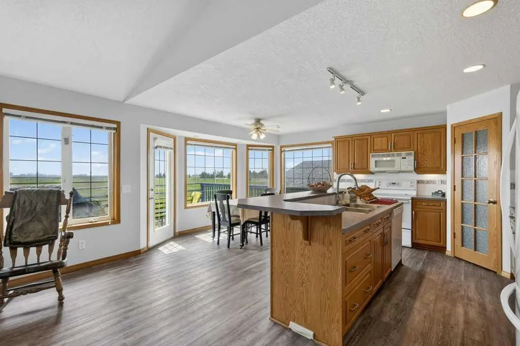 270127 Glenmore Trail Rural Rocky View County AB T0J1X0