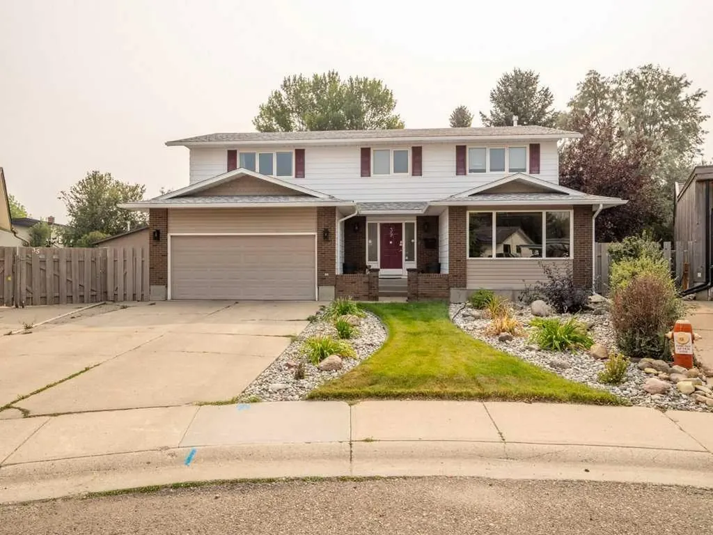 39 Eton Road W Lethbridge AB T1k 4T9