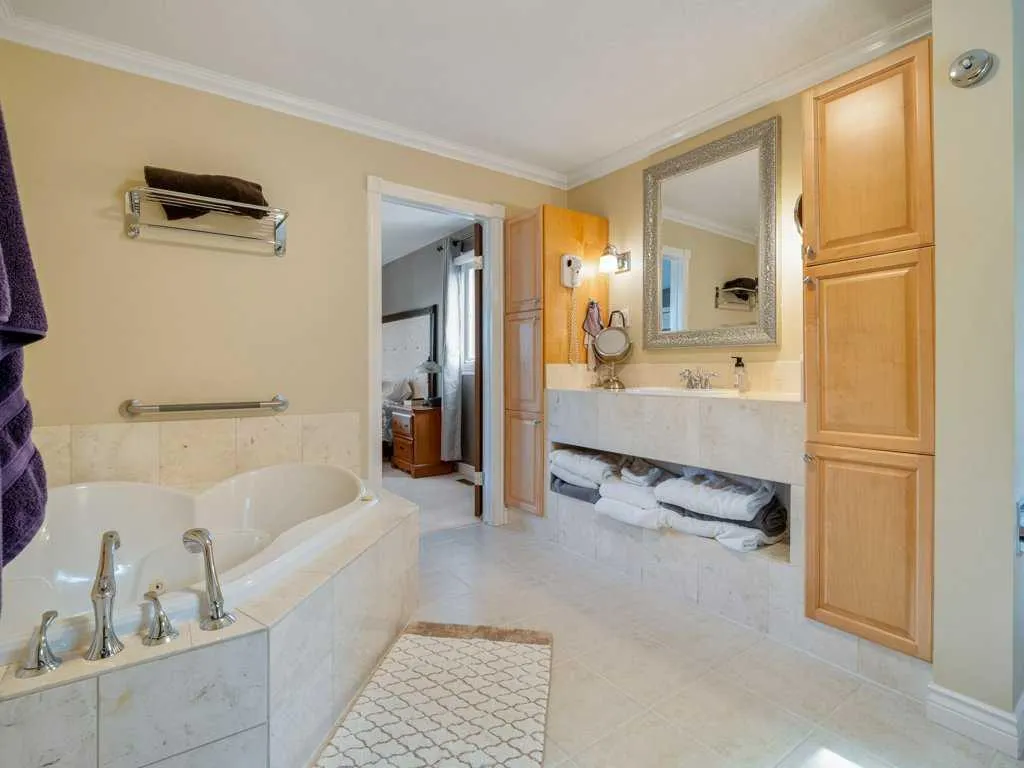 39 Eton Road W Lethbridge AB T1k 4T9