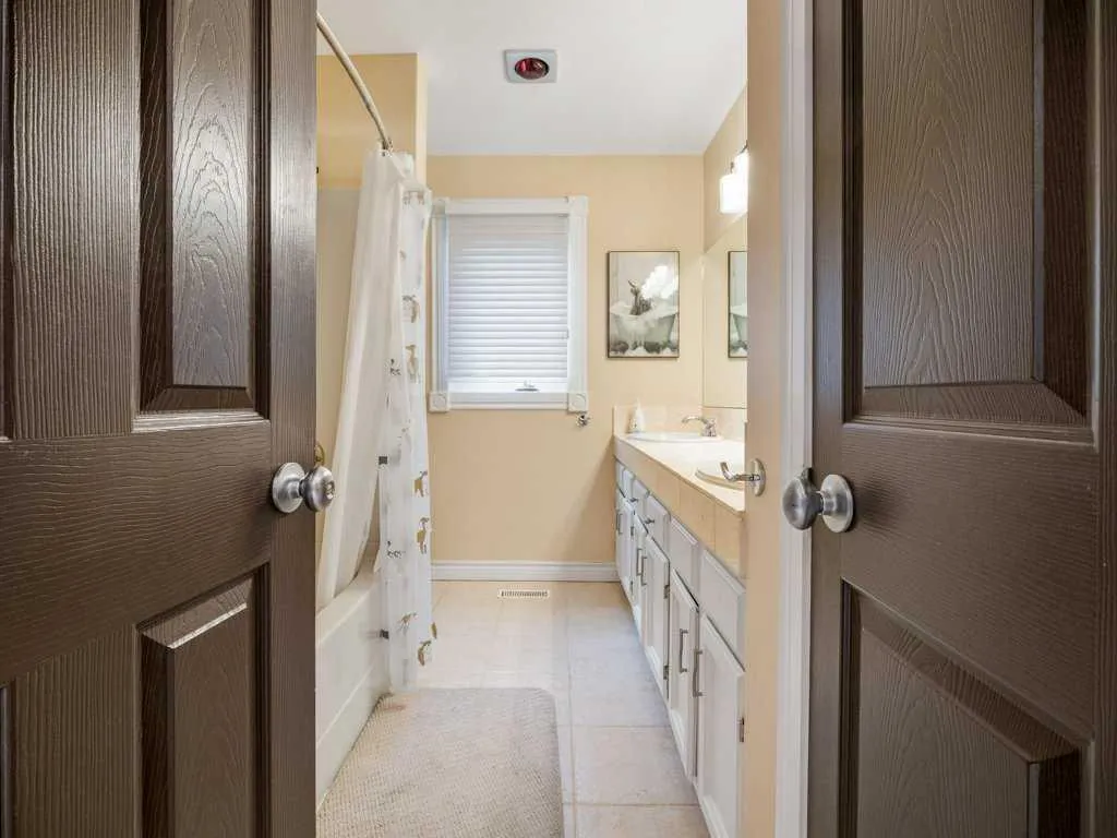 39 Eton Road W Lethbridge AB T1k 4T9