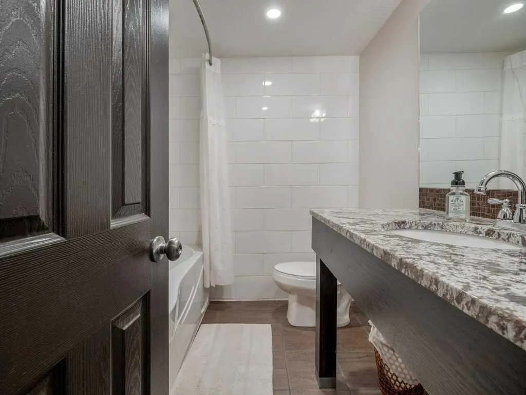 39 Eton Road W Lethbridge AB T1k 4T9