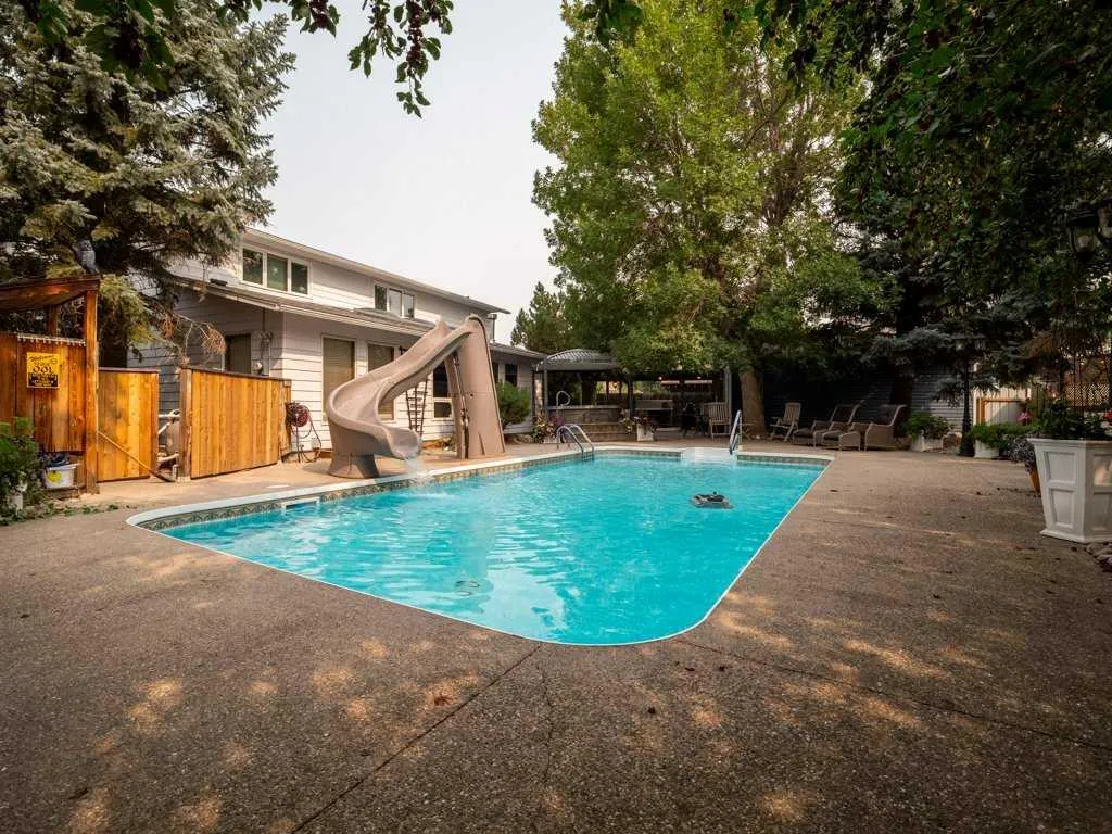 39 Eton Road W Lethbridge AB T1k 4T9