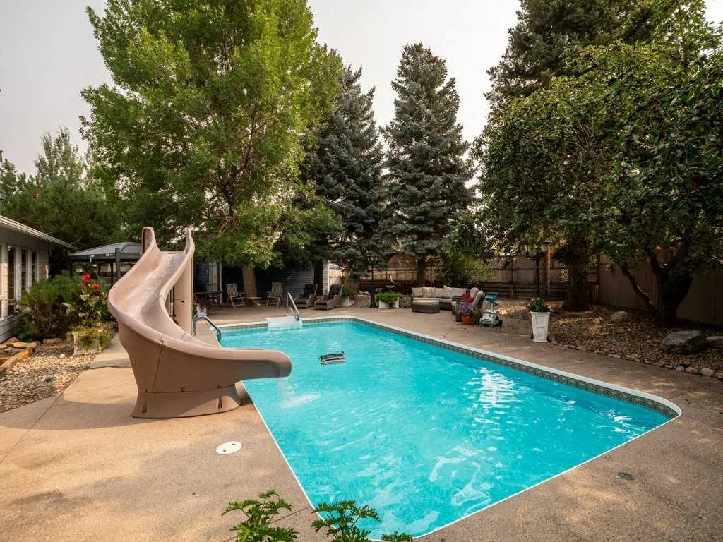 39 Eton Road W Lethbridge AB T1k 4T9