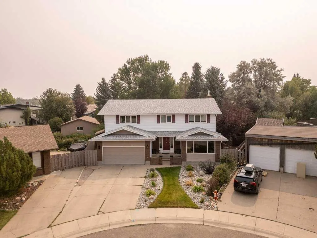 39 Eton Road W Lethbridge AB T1k 4T9