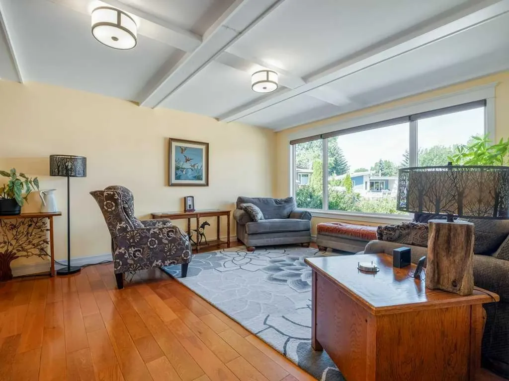 39 Eton Road W Lethbridge AB T1k 4T9