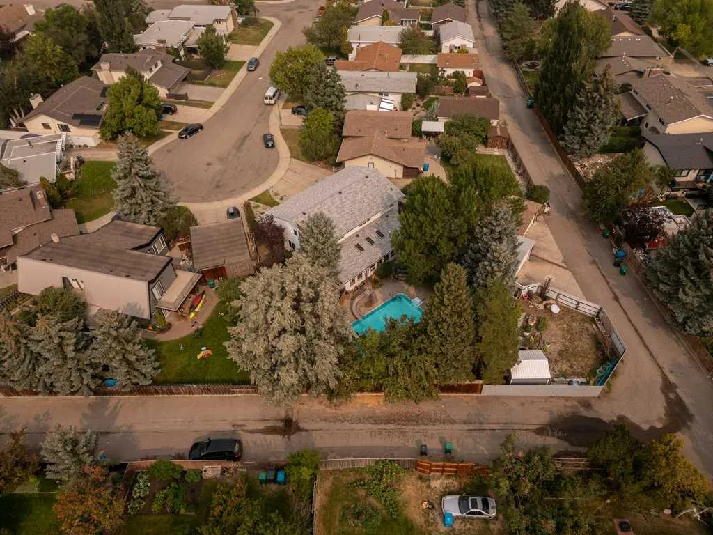 39 Eton Road W Lethbridge AB T1k 4T9