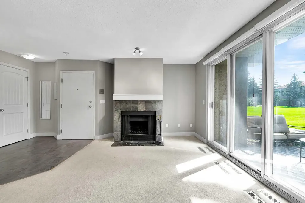 108 Village Heights SW Calgary AB T3H2L2