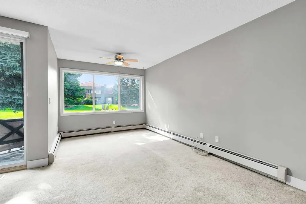 108 Village Heights SW Calgary AB T3H2L2