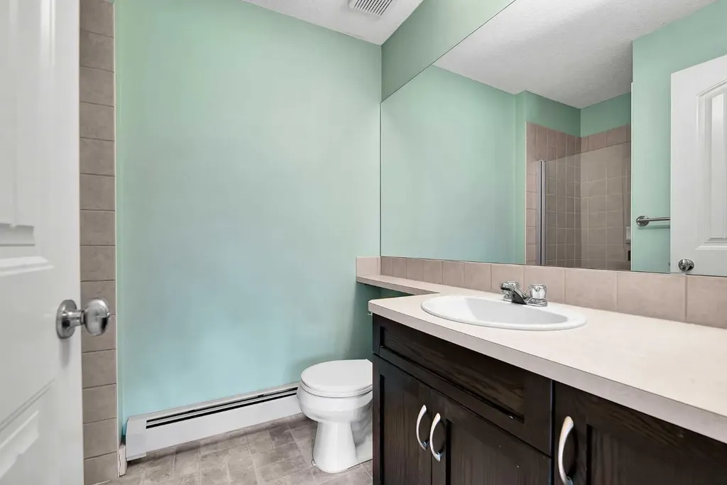 108 Village Heights SW Calgary AB T3H2L2