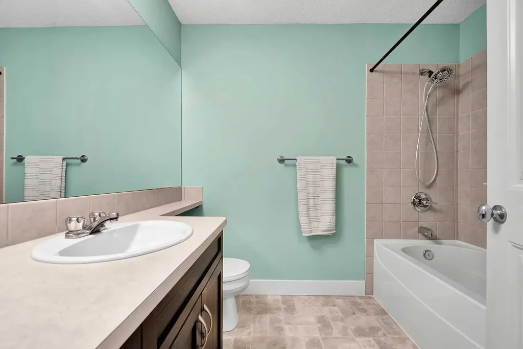 108 Village Heights SW Calgary AB T3H2L2