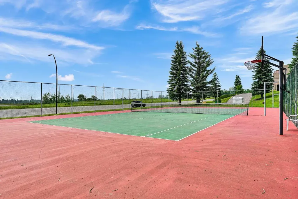 108 Village Heights SW Calgary AB T3H2L2
