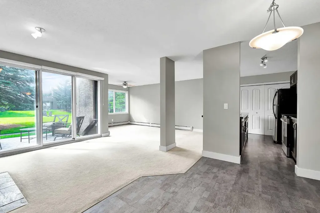 108 Village Heights SW Calgary AB T3H2L2