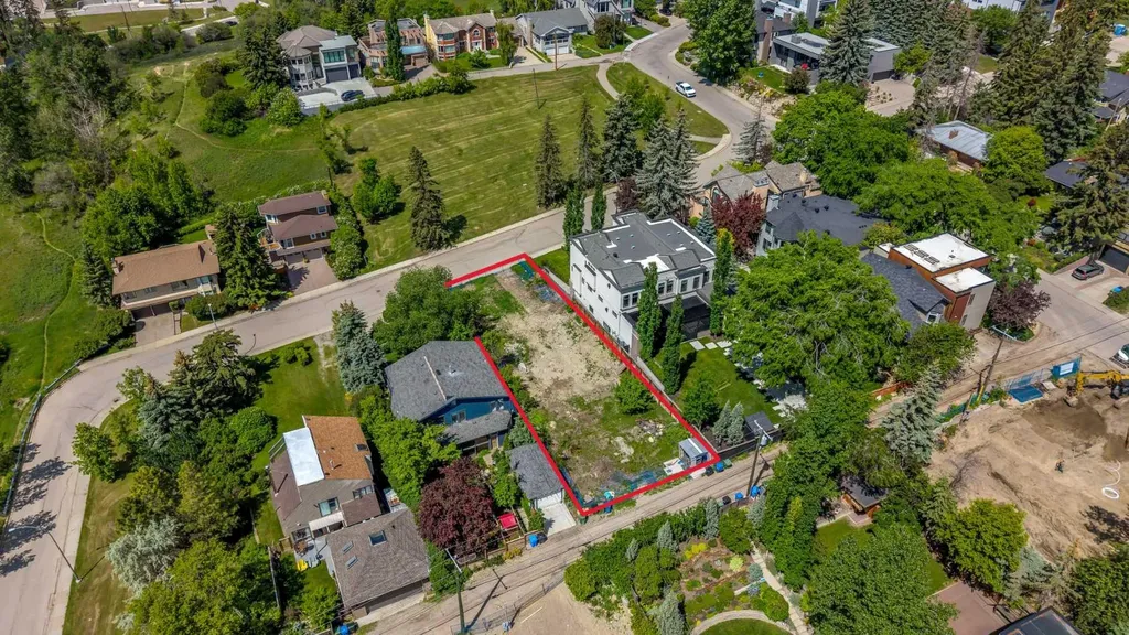 1116 16 Street NW Calgary AB T2N 2C5