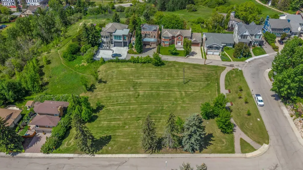 1116 16 Street NW Calgary AB T2N 2C5