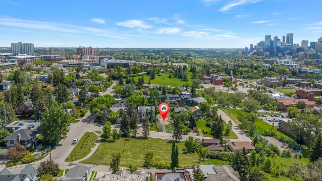 1116 16 Street NW Calgary AB T2N 2C5
