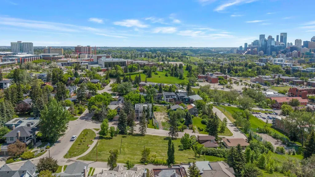 1116 16 Street NW Calgary AB T2N 2C5