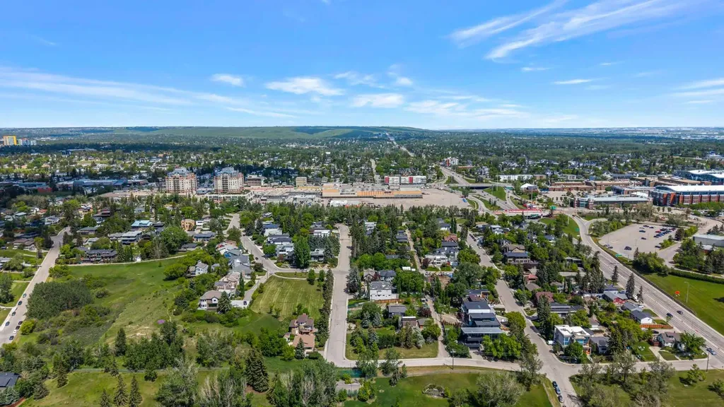 1116 16 Street NW Calgary AB T2N 2C5