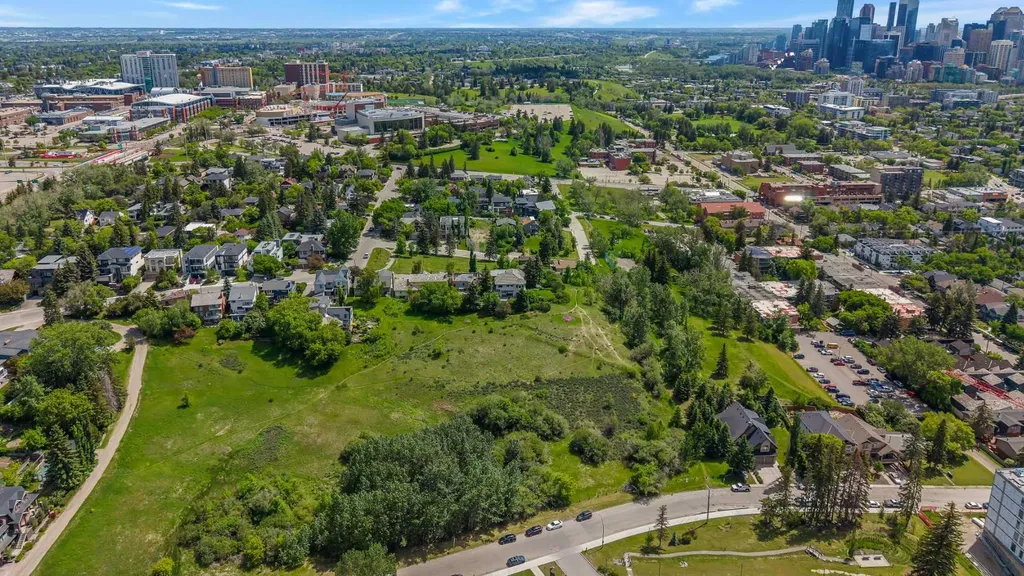 1116 16 Street NW Calgary AB T2N 2C5