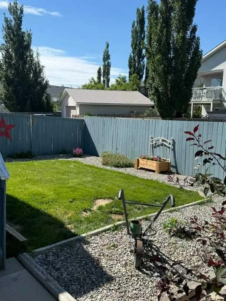 781 Red Crow Boulevard W Lethbridge AB T1K 7M4