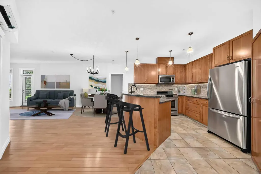 4 Hemlock Crescent SW Calgary AB T3C2Z1