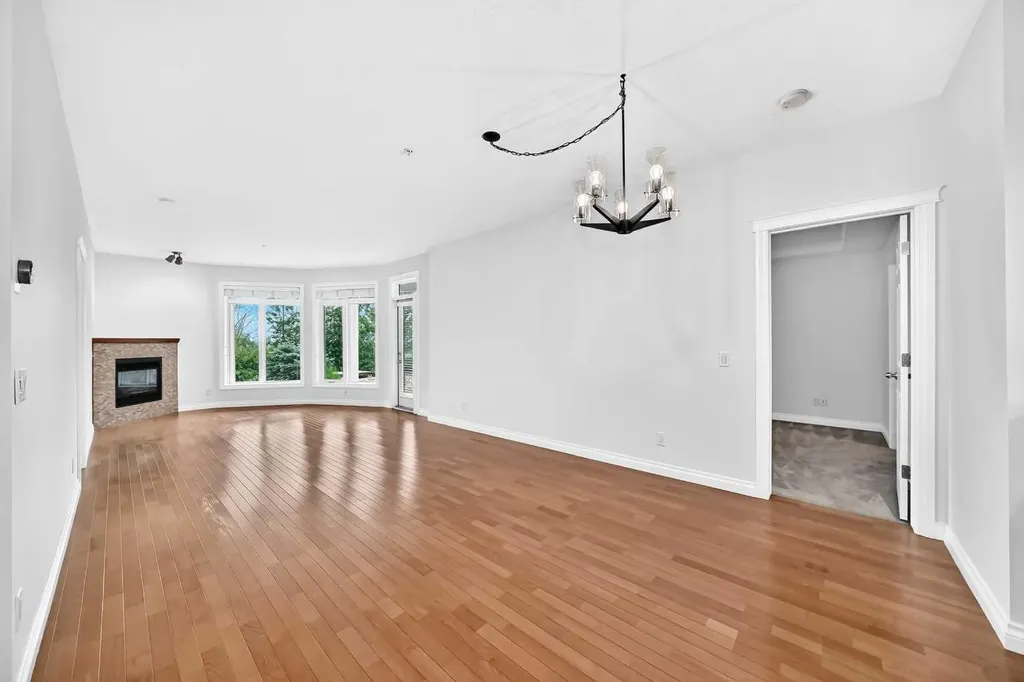 4 Hemlock Crescent SW Calgary AB T3C2Z1